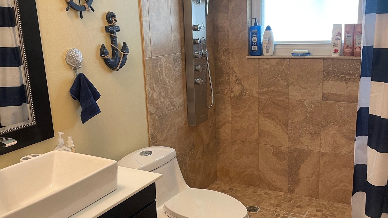 Photo of Bathroom in Burnt Store Isles