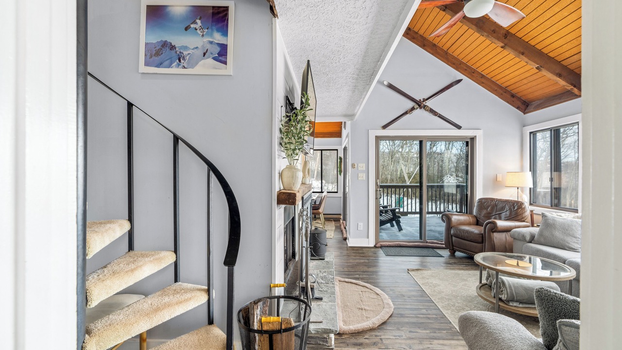 Photo of Livingroom in Treeloft