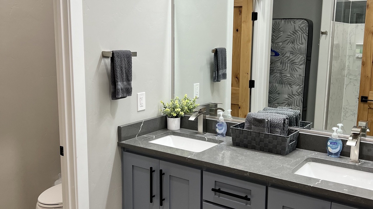 Photo of Bathroom in Greenehaven