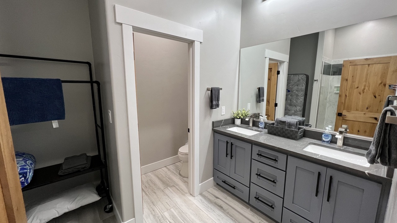 Photo of Bathroom in Greenehaven