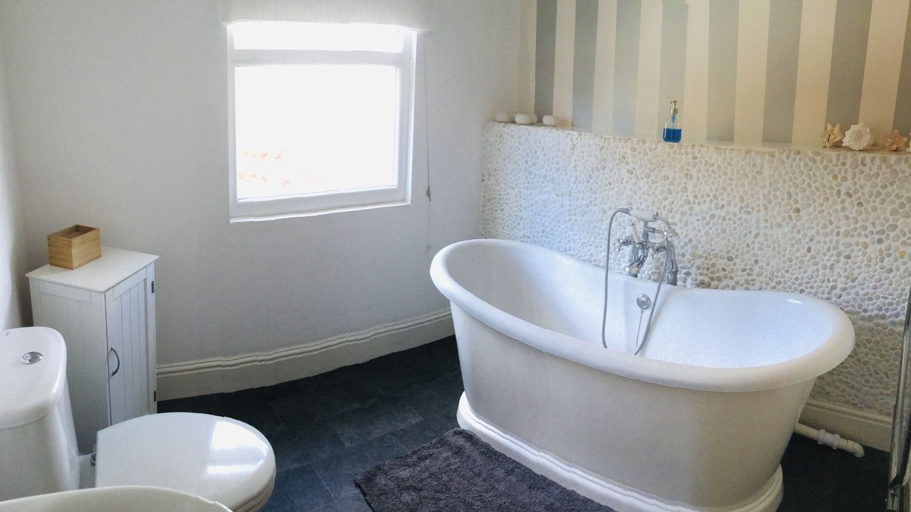 Photo of Bathroom in Georgeham