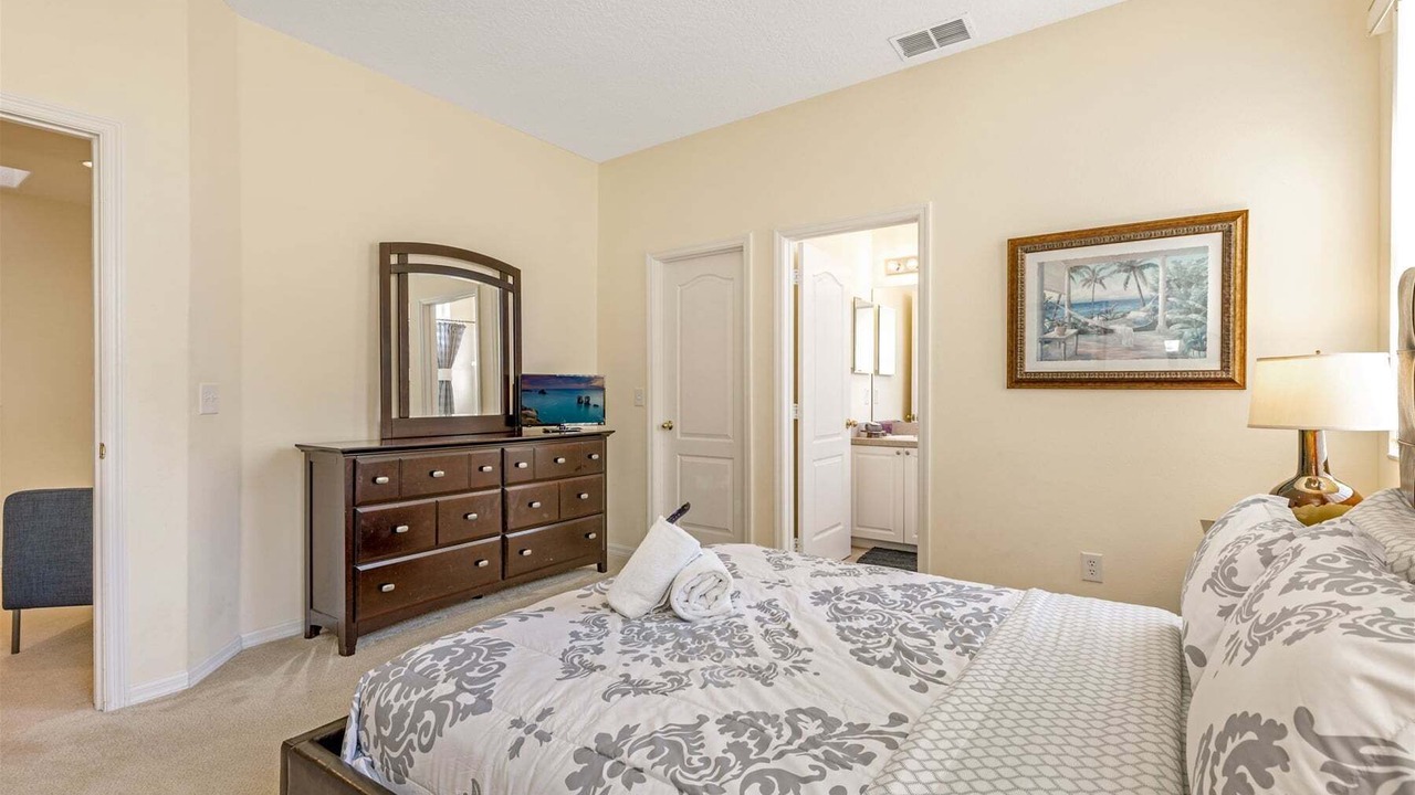 Photo of Bedroom in Tuscan Hills