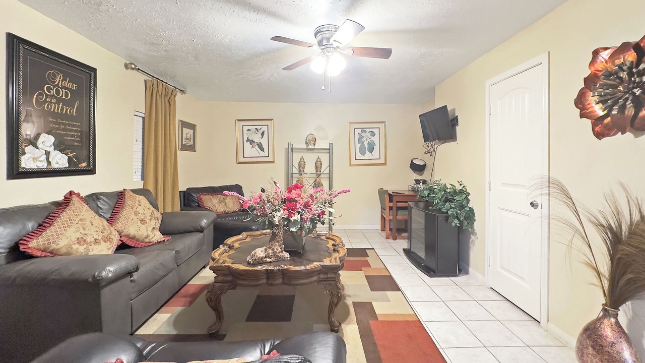 Photo of Livingroom in Central Southwest