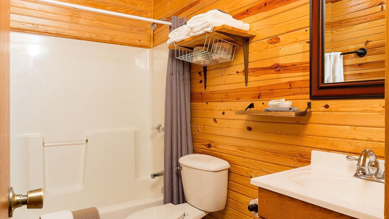 Photo of Bathroom in Mountainburg
