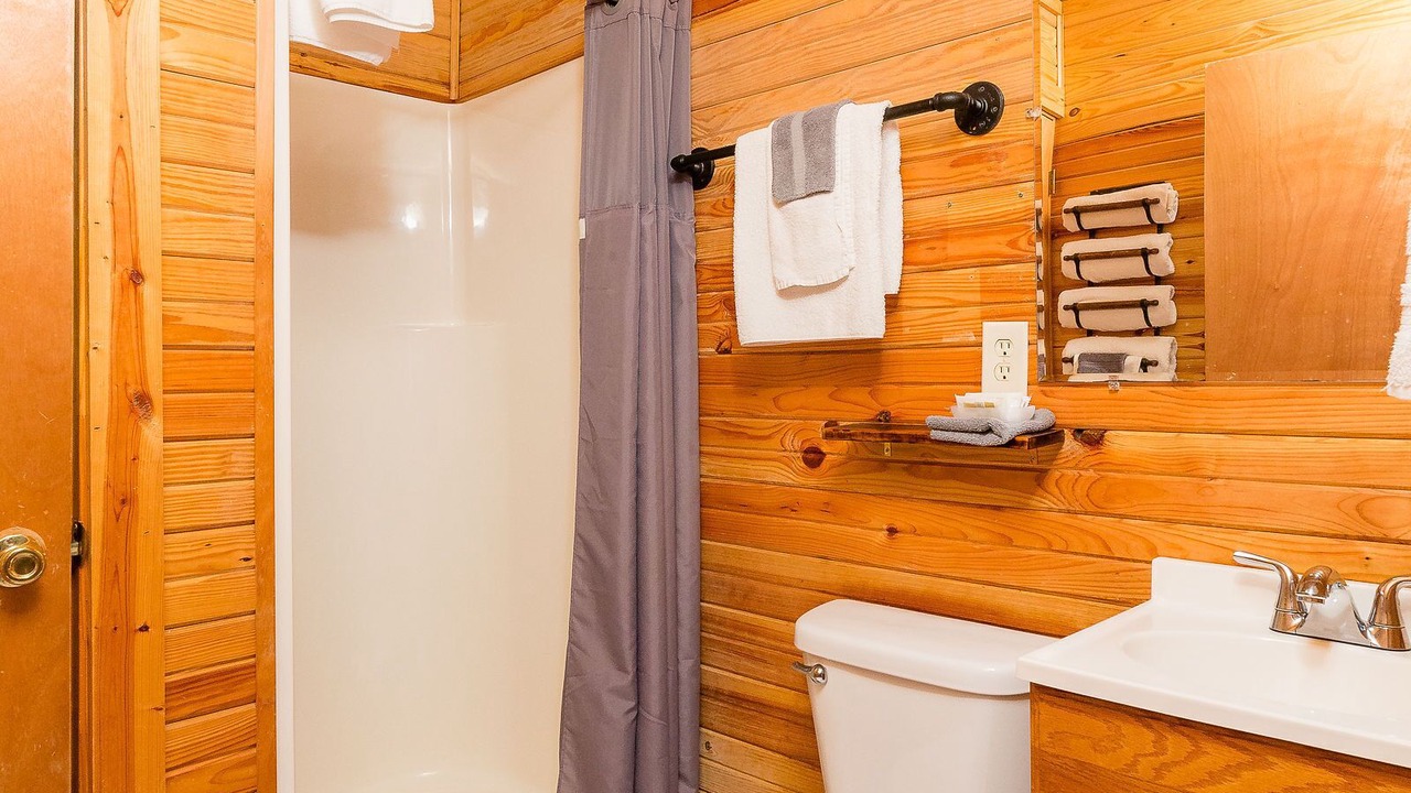 Photo of Bathroom in Mountainburg