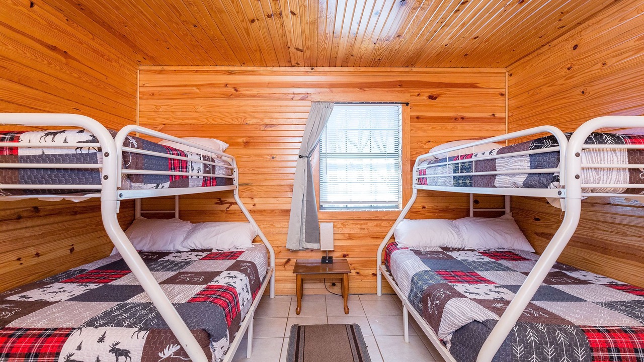 Photo of Bedroom in Mountainburg