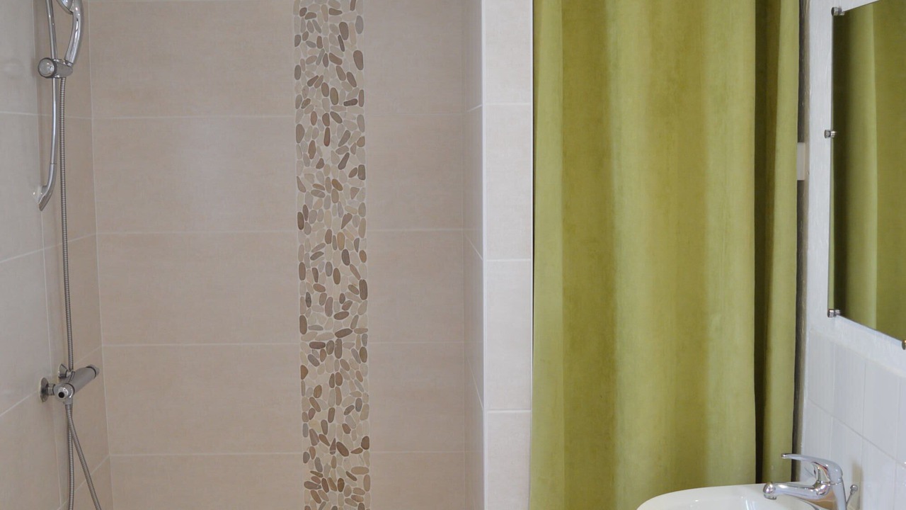 Photo of Bathroom in Saint-Pierre-d'Amilly