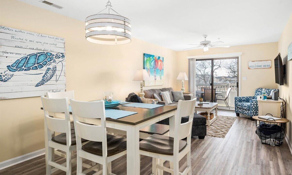 Photo of Livingroom in Heron Harbour Isle