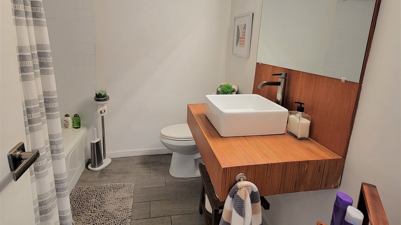 Photo of Bathroom in Roosevelt