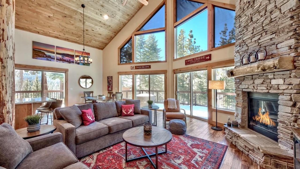 Photo of Livingroom in Country Club Estates