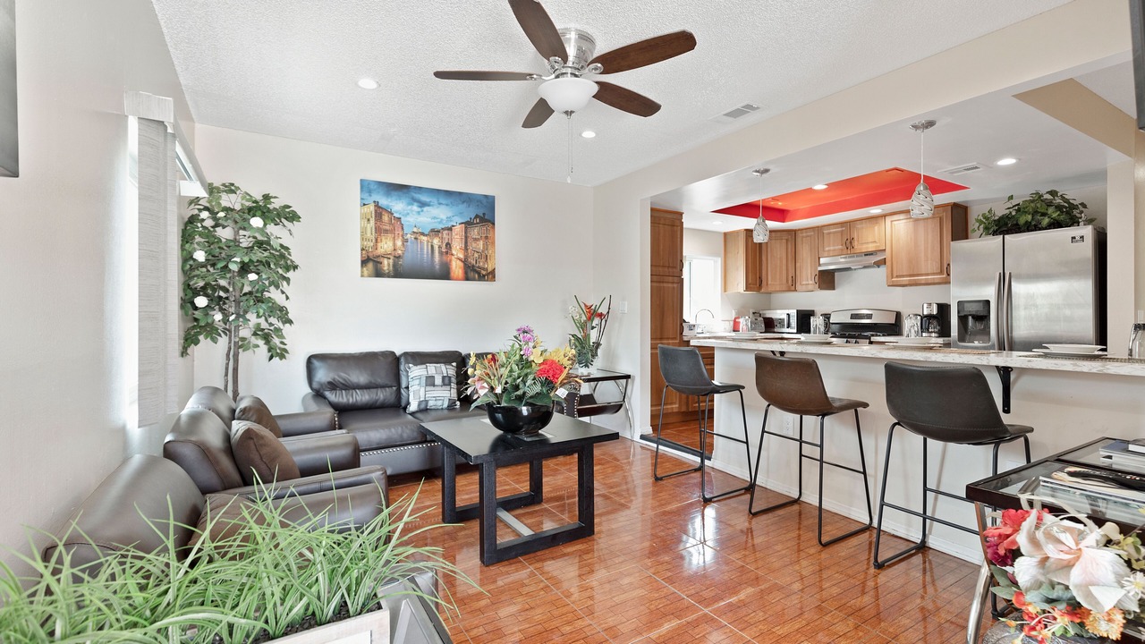 Photo of Livingroom in Hawthorne