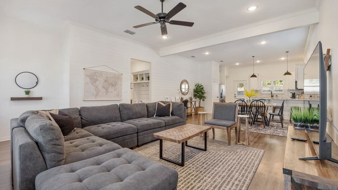 Photo of Livingroom in Tyler