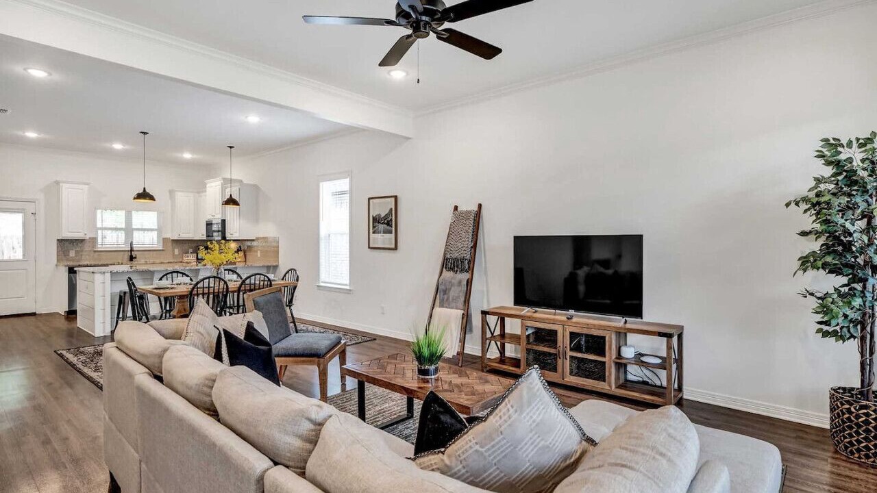 Photo of Livingroom in Tyler