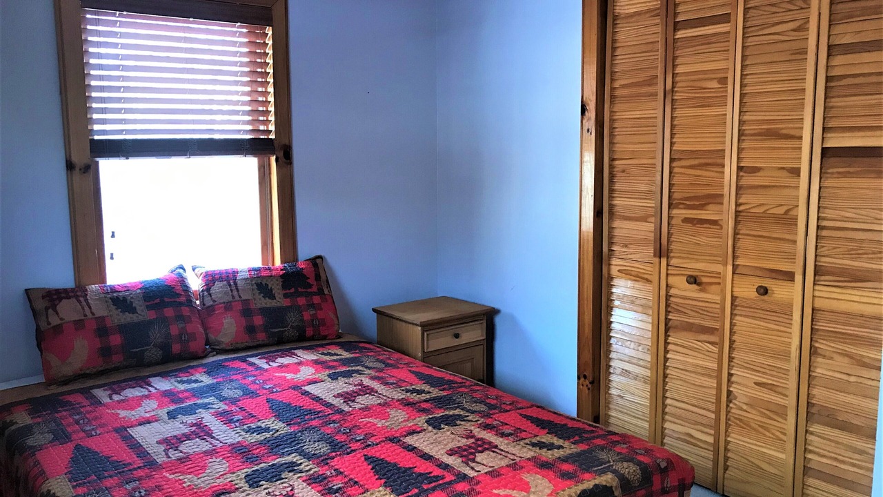 Photo of Bedroom in Piney Creek
