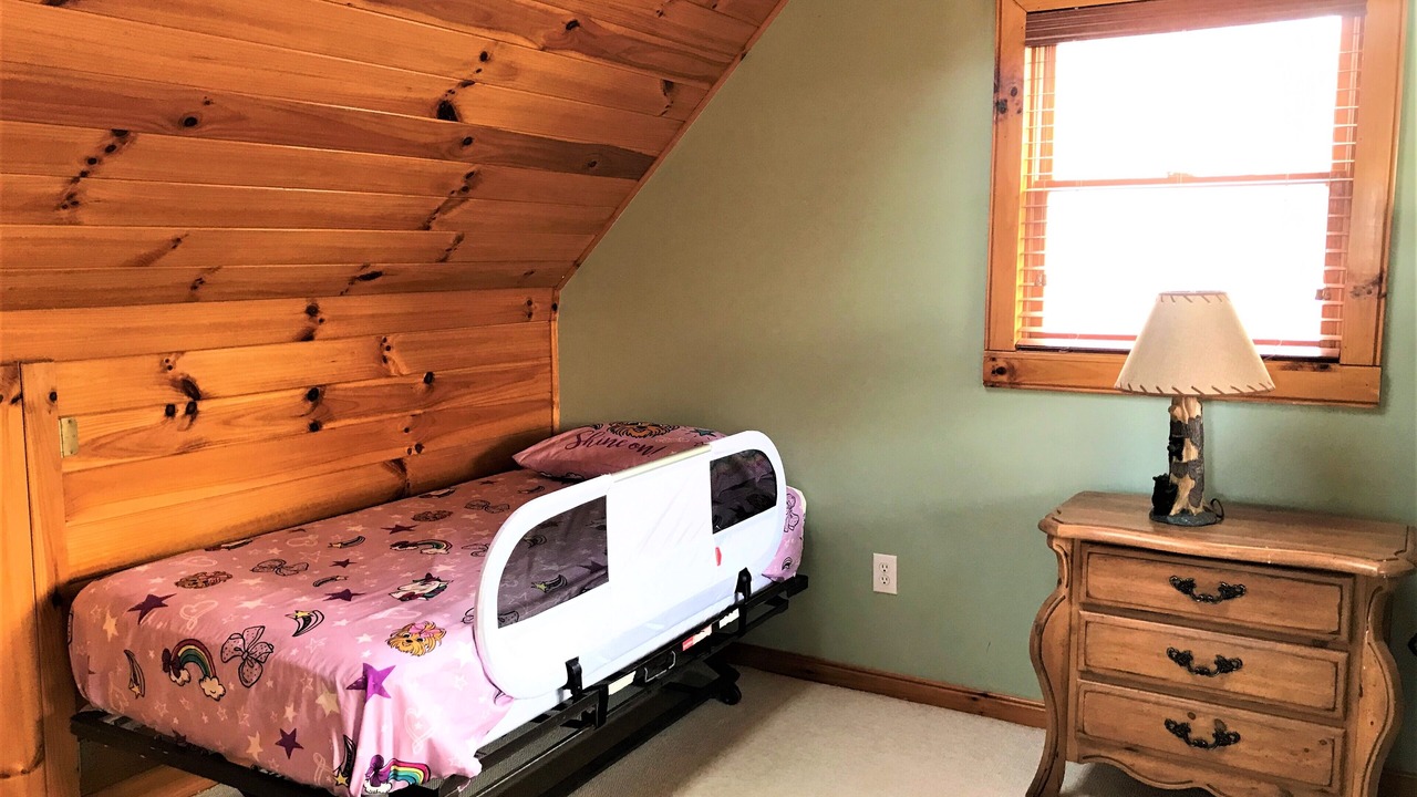 Photo of Bedroom in Piney Creek