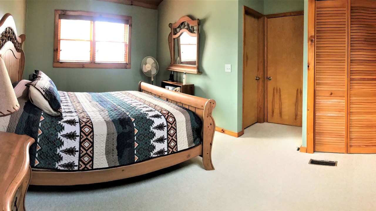 Photo of Bedroom in Piney Creek