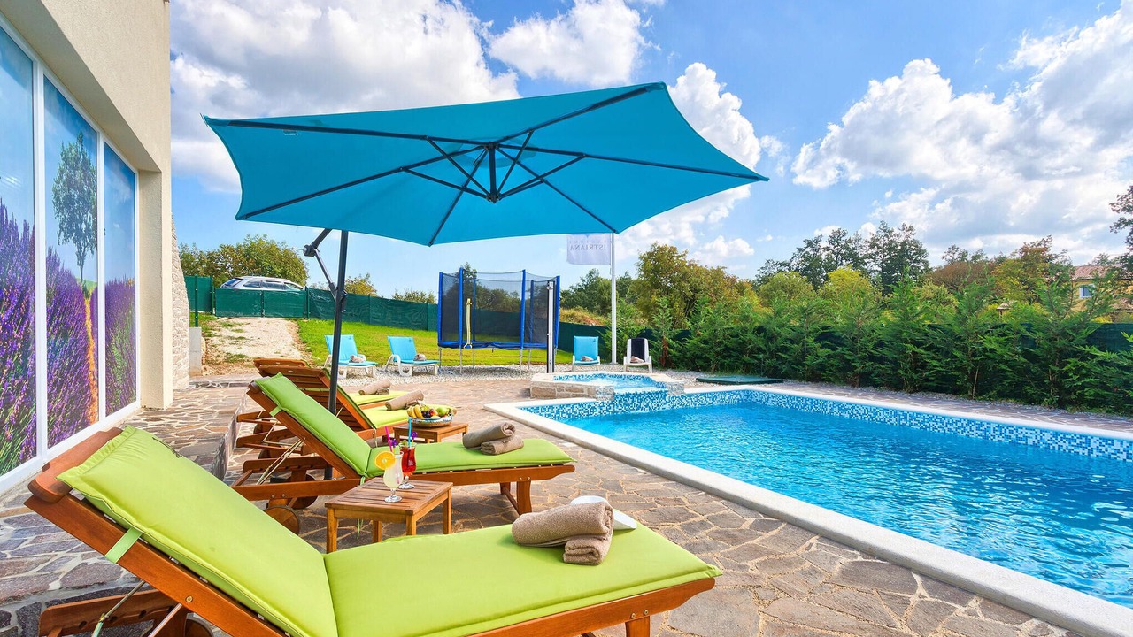 Photo of Outdoor in Muzini