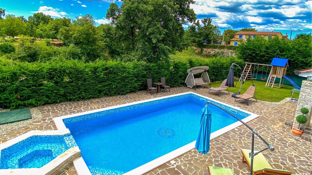 Photo of Outdoor in Muzini
