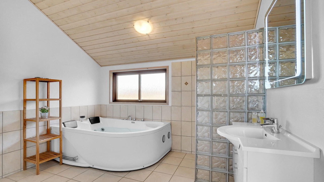 Photo of Bathroom in Ansager