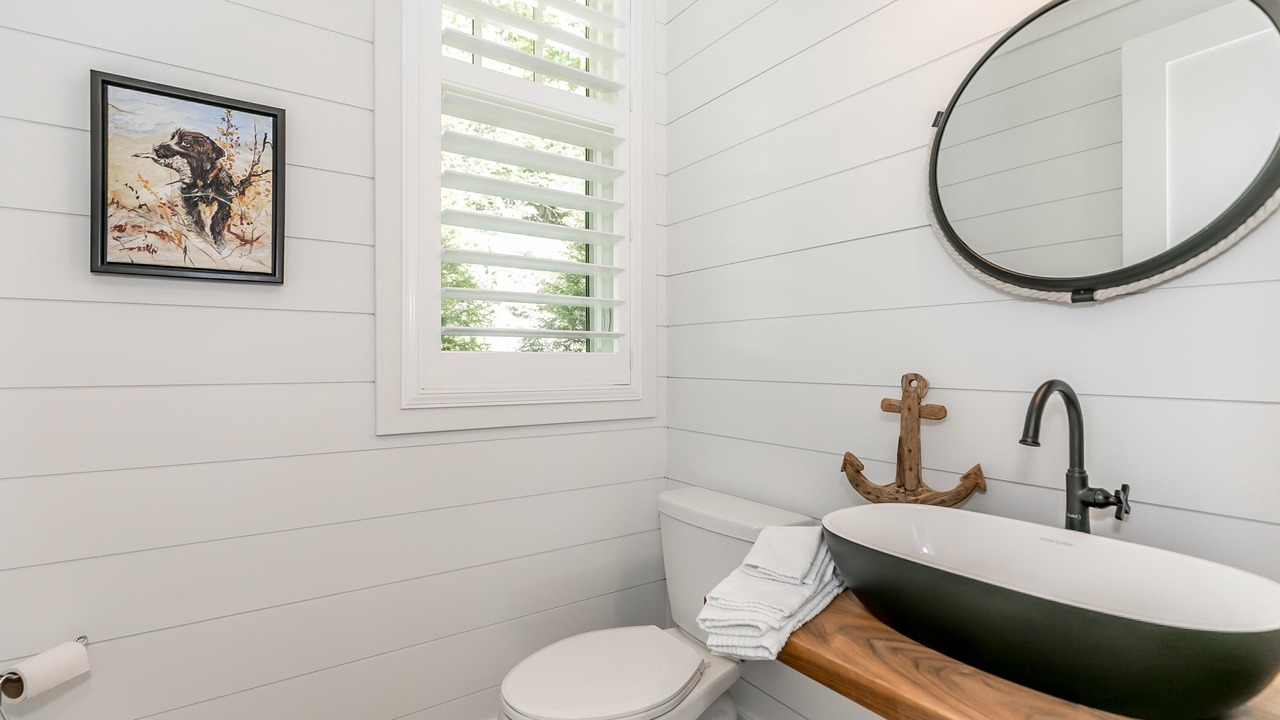Photo of Bedroom in Lake of Bays
