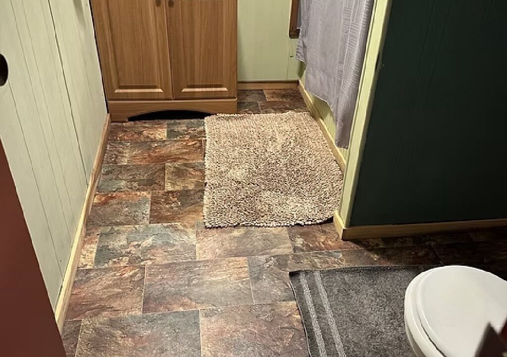 Photo of Bathroom in Mayhill