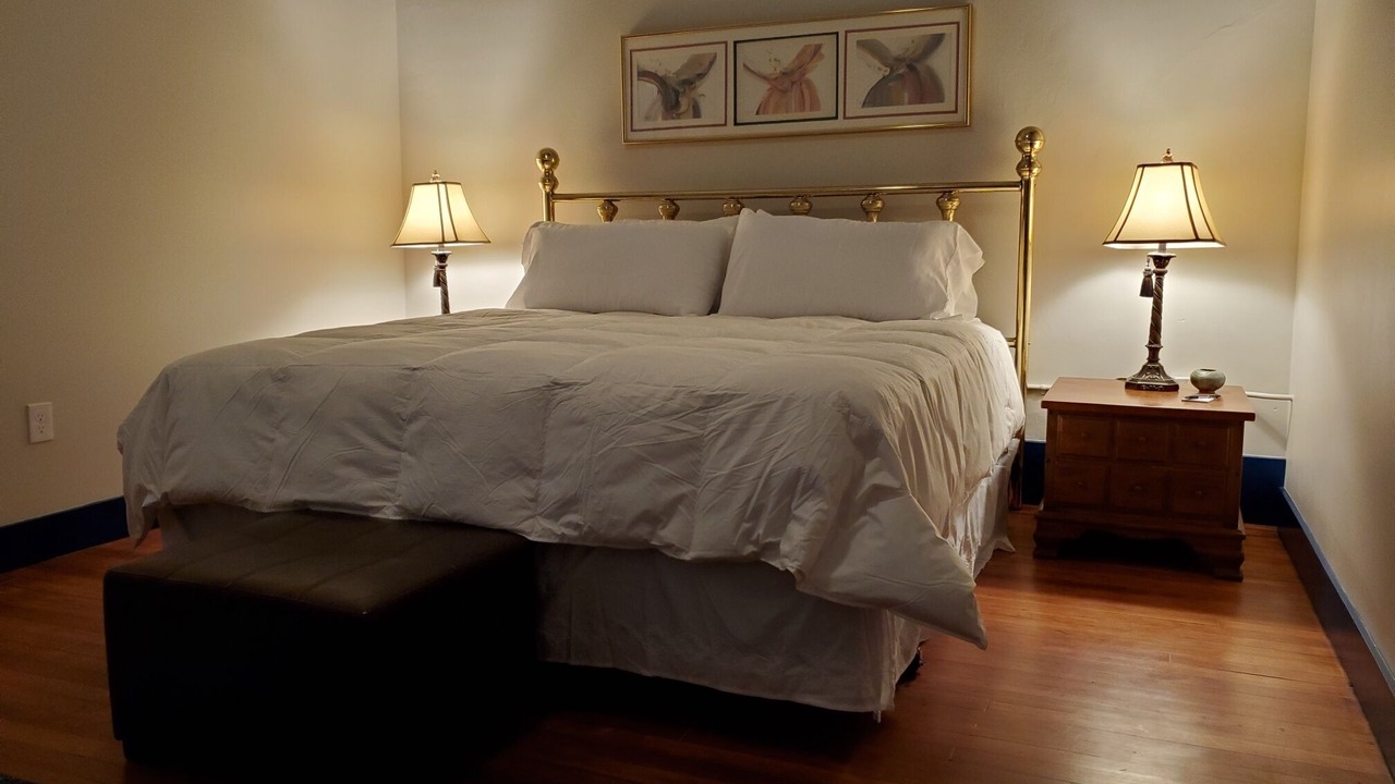 Photo of Bedroom in Central City