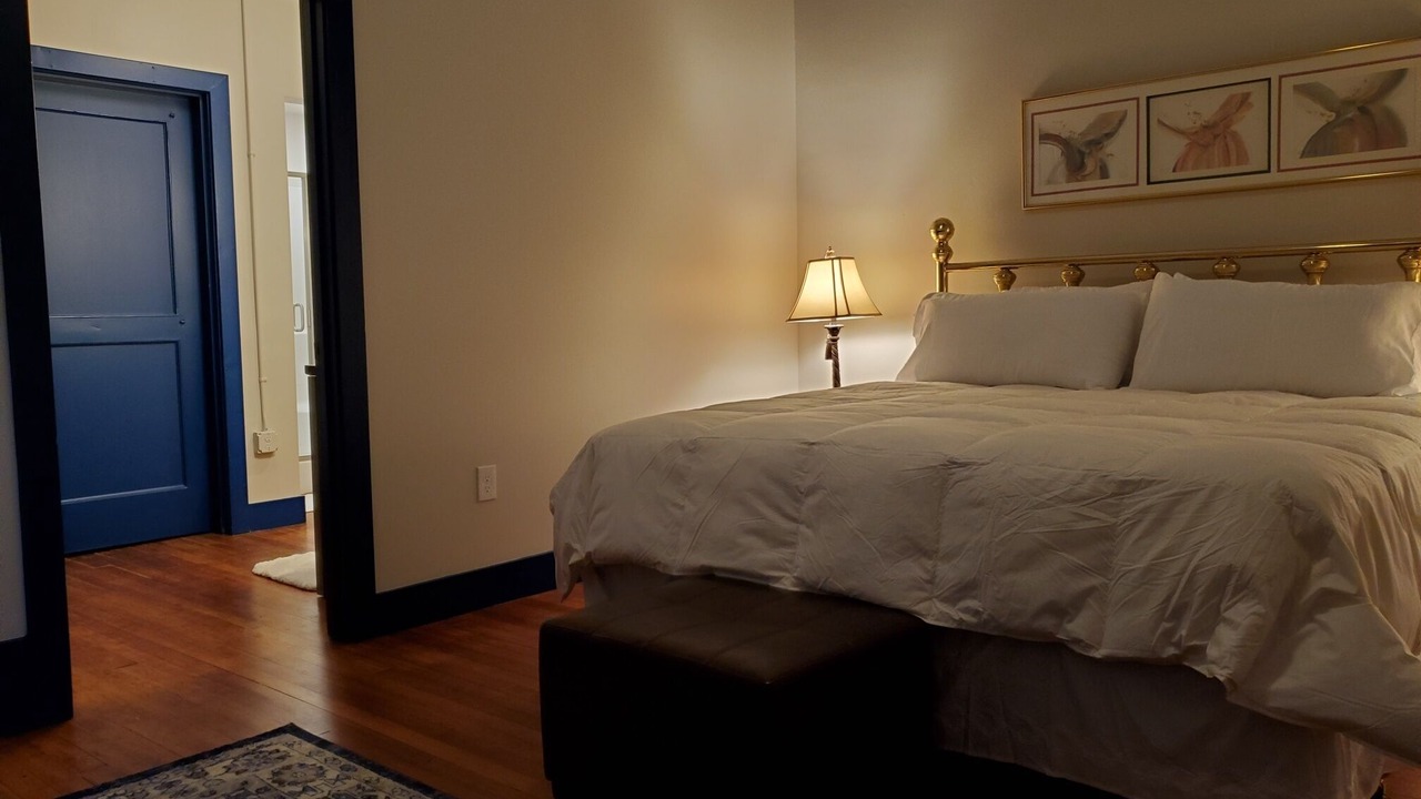 Photo of Bedroom in Central City