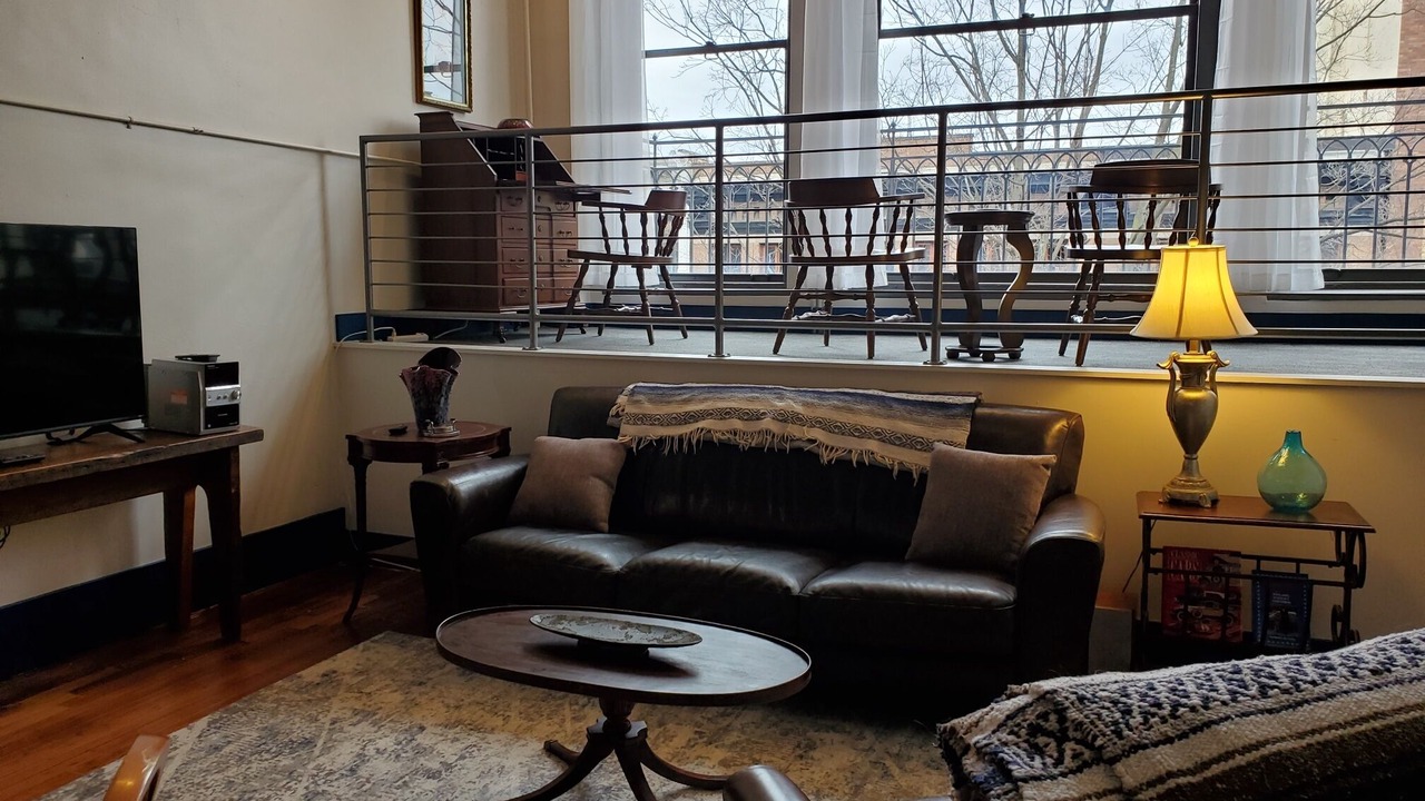 Photo of Livingroom in Central City