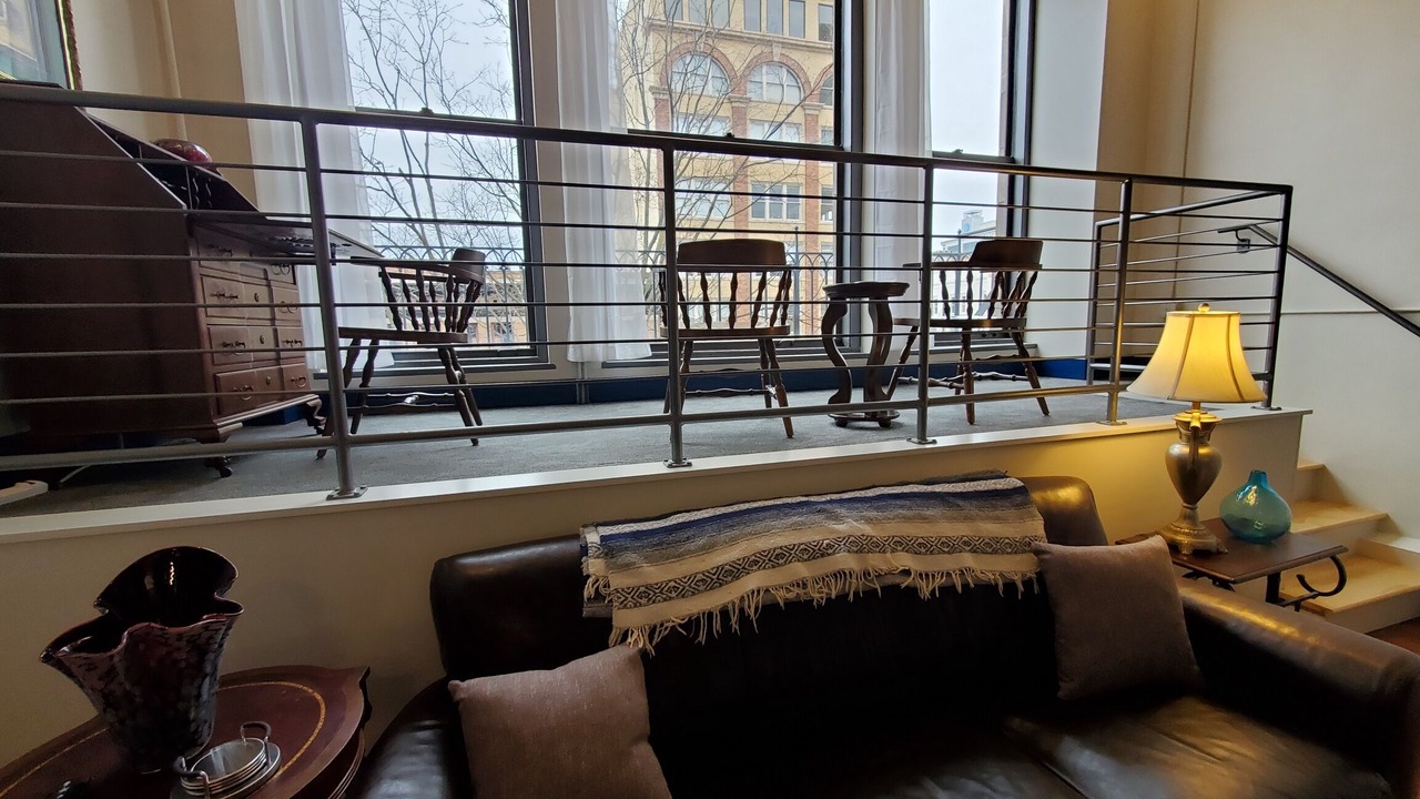 Photo of Livingroom in Central City
