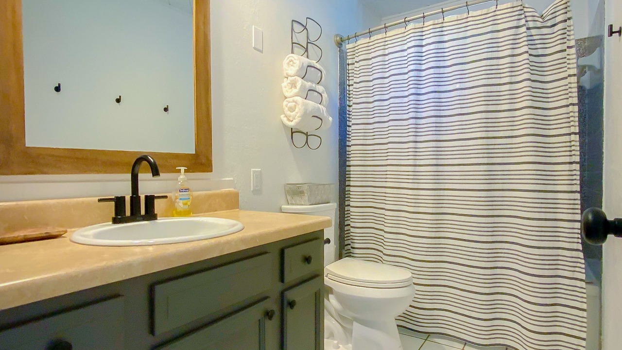 Photo of Bathroom in Flippin