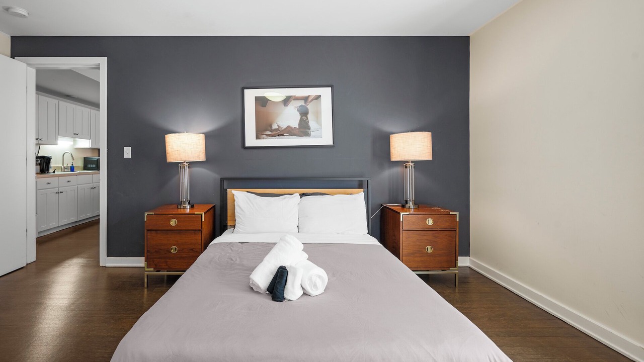 Photo of Bedroom in Theatre District