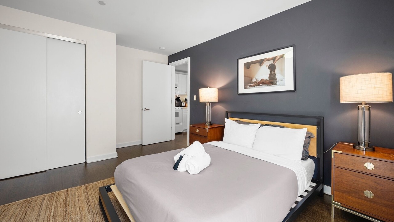 Photo of Bedroom in Theatre District