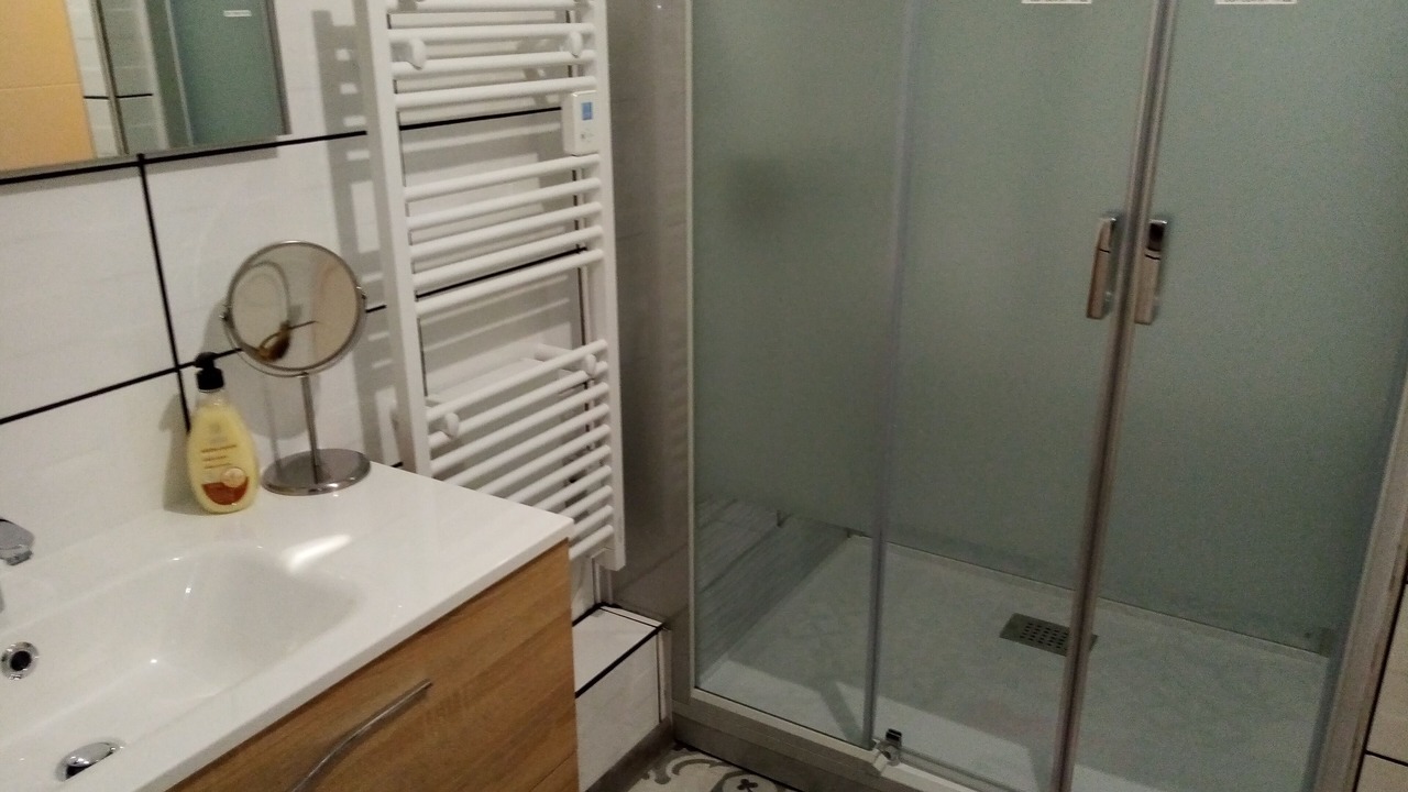 Photo of Bathroom in Premanon