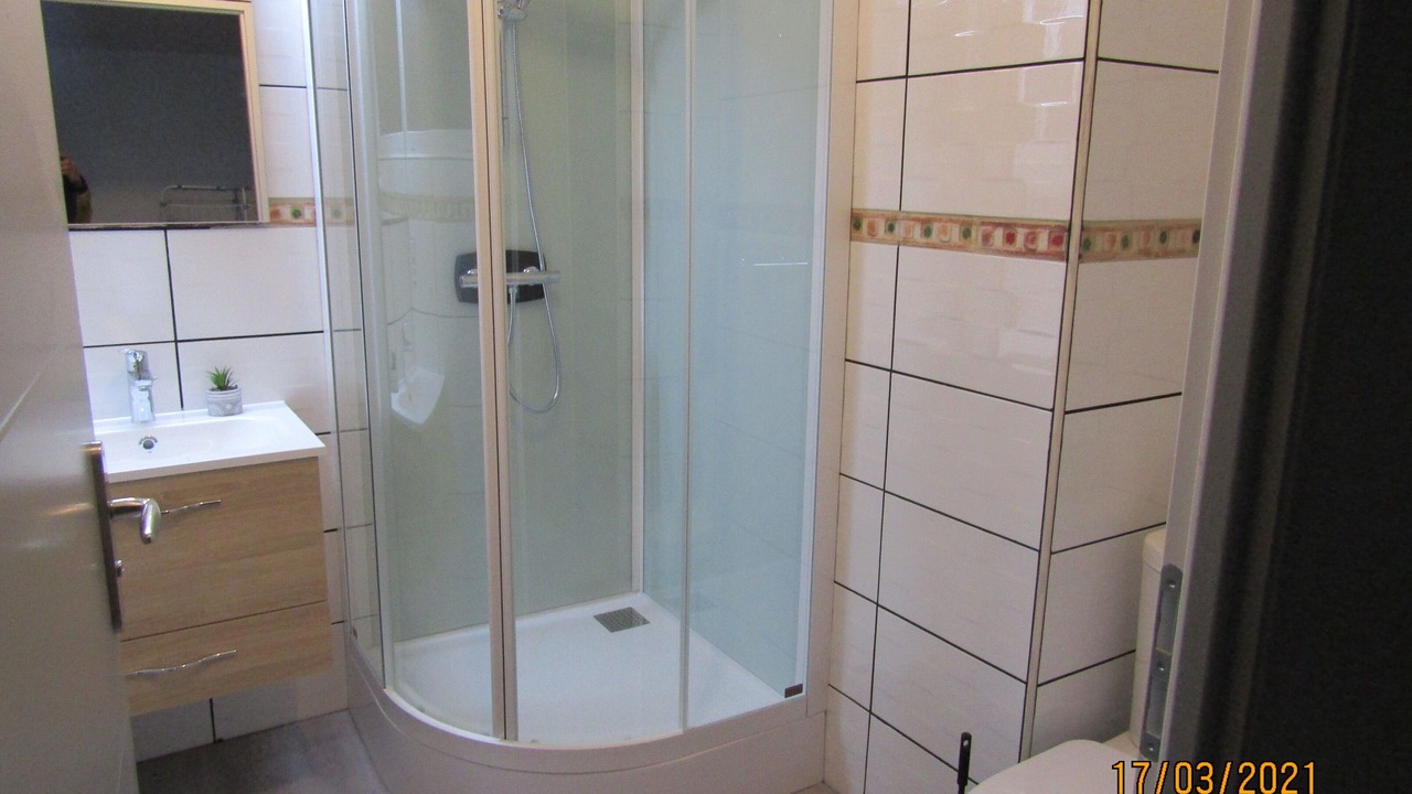 Photo of Bathroom in Premanon