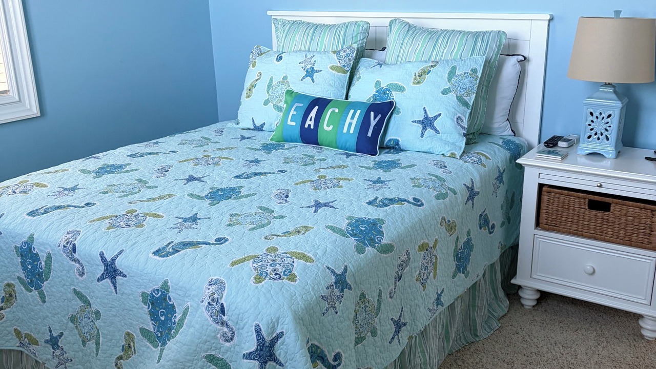 Photo of Bedroom in Pine Knoll Shores