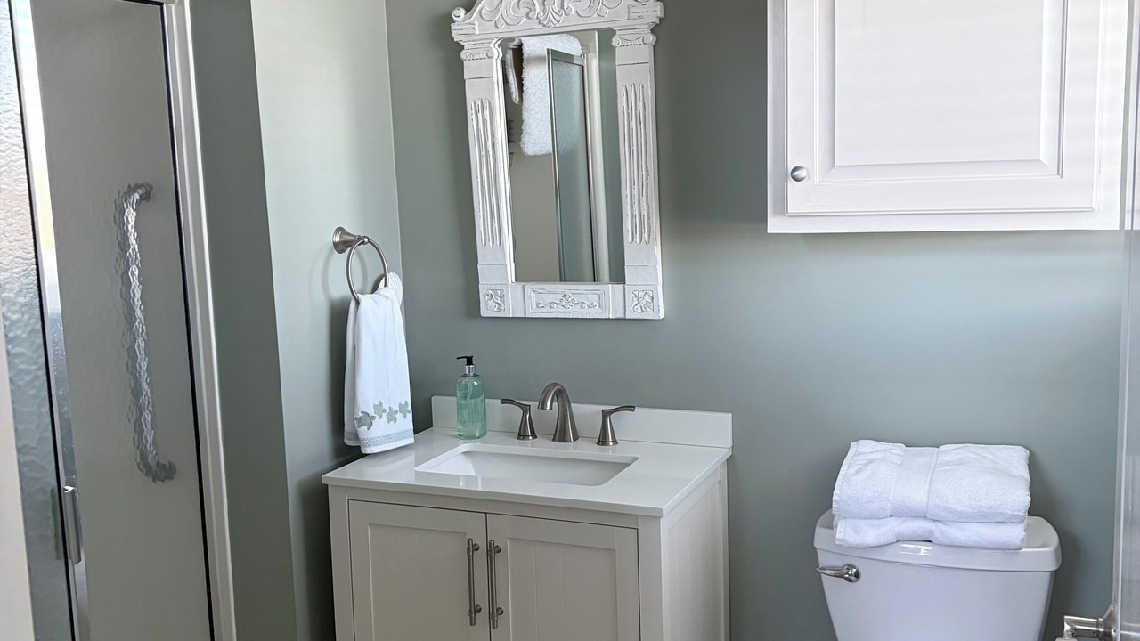 Photo of Bathroom in Pine Knoll Shores