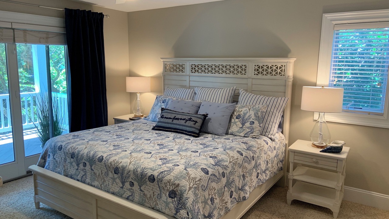 Photo of Bedroom in Pine Knoll Shores