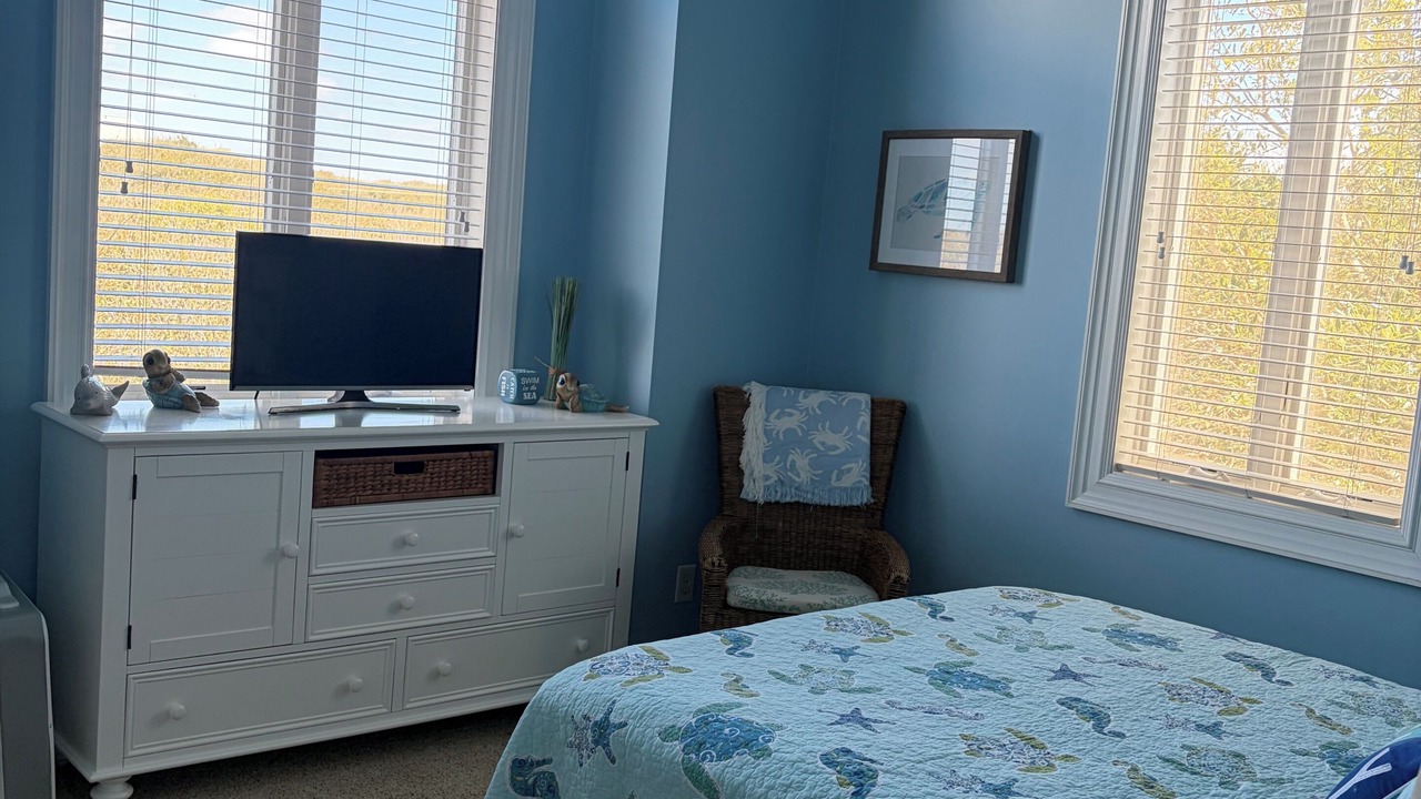Photo of Bedroom in Pine Knoll Shores
