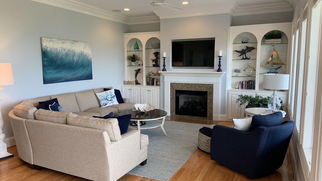 Photo of Livingroom in Pine Knoll Shores