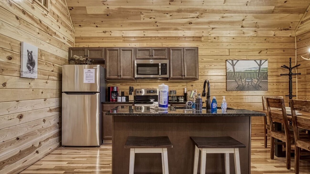 Photo of Kitchen in White Oak Lodge