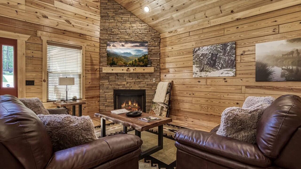Photo of Livingroom in White Oak Lodge