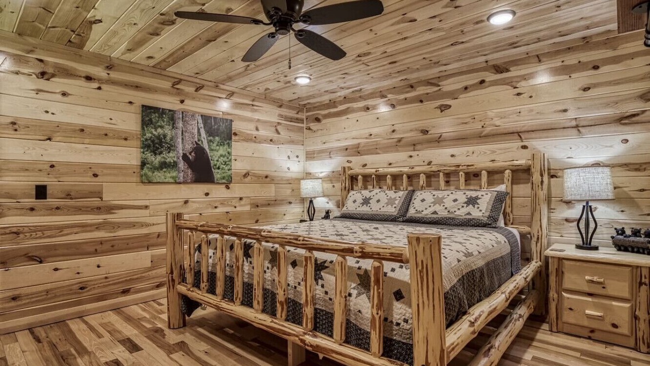 Photo of Bedroom in White Oak Lodge