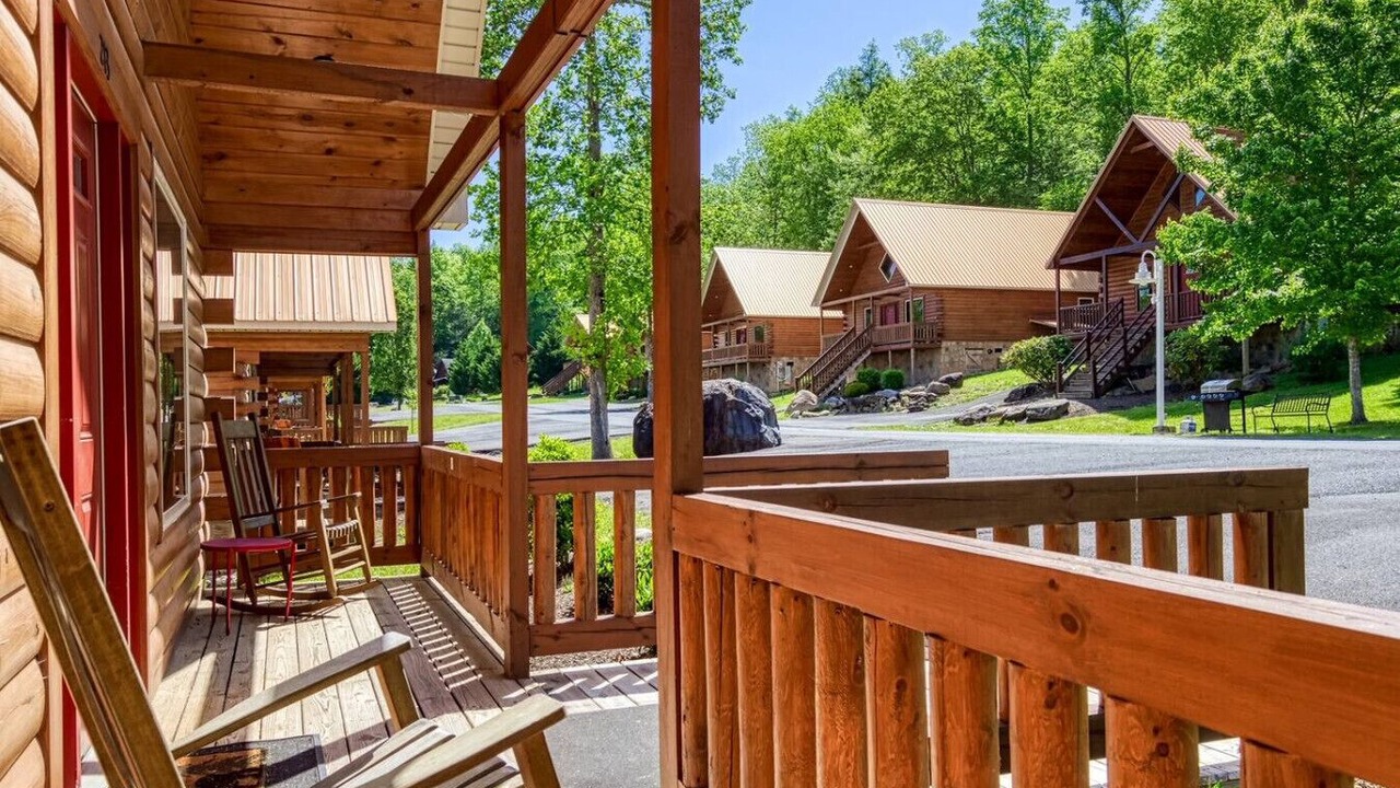 Photo of Patio Balcony in White Oak Lodge