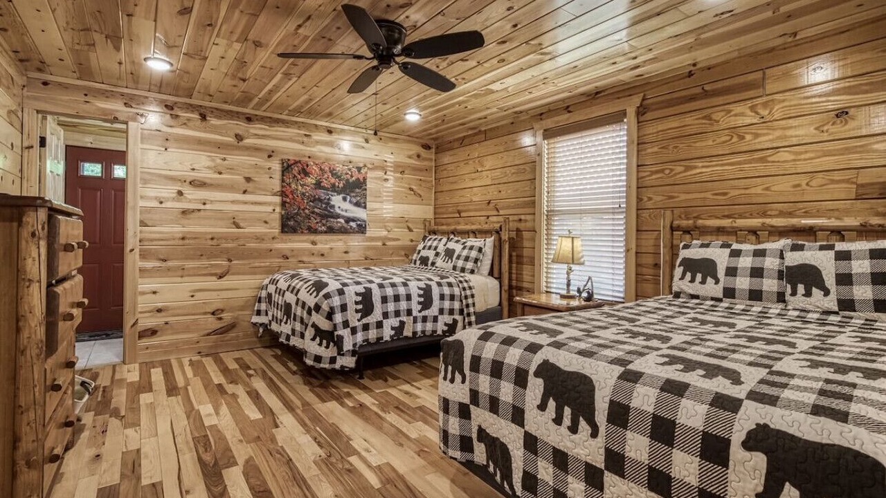 Photo of Bedroom in White Oak Lodge