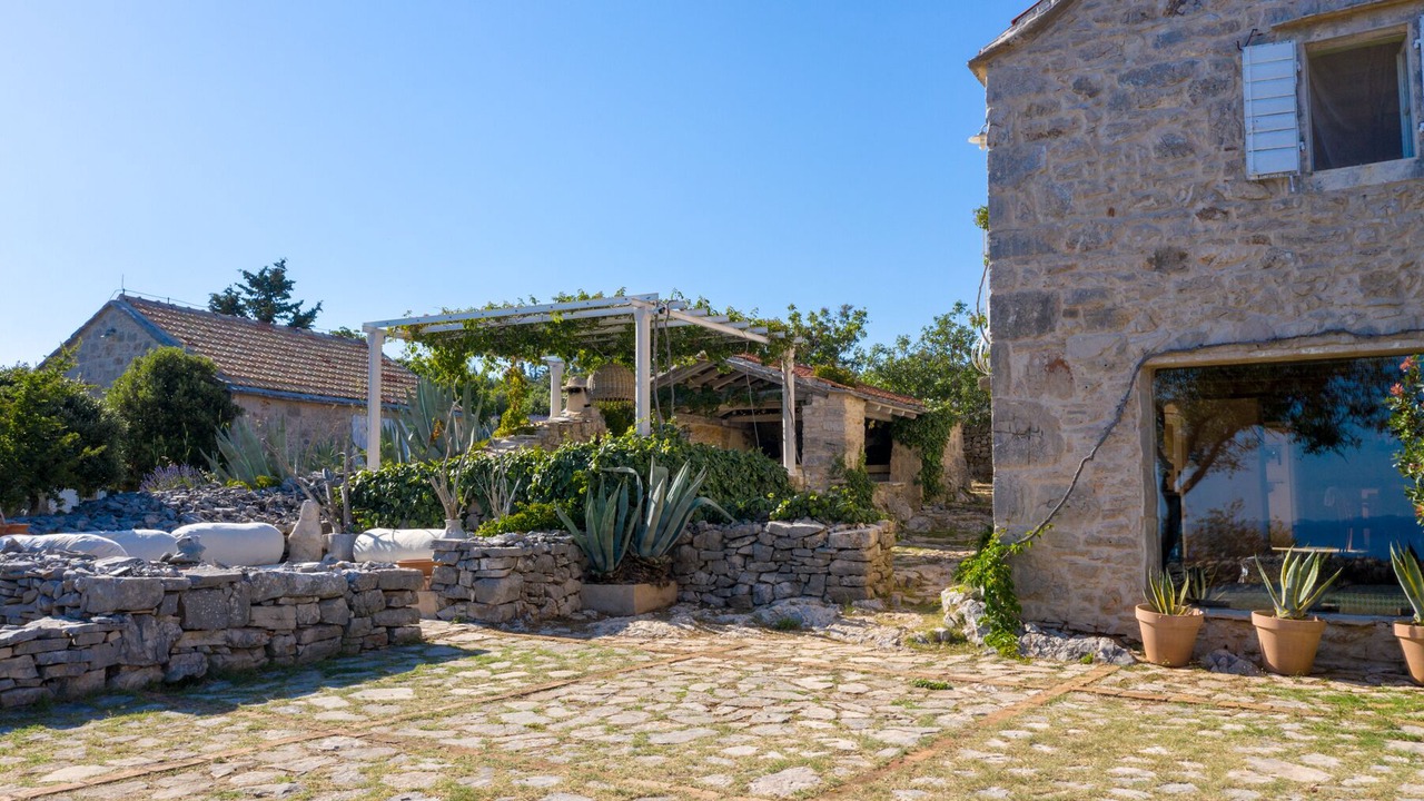 Photo of Outdoor in Zavala