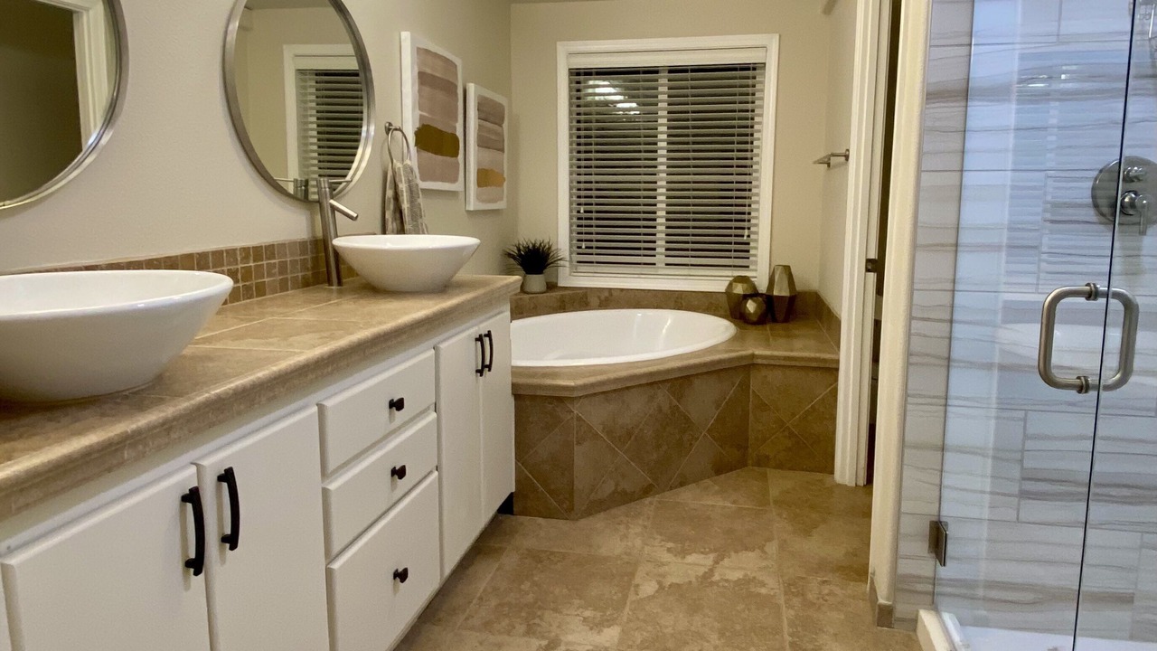 Photo of Bathroom in Benton City