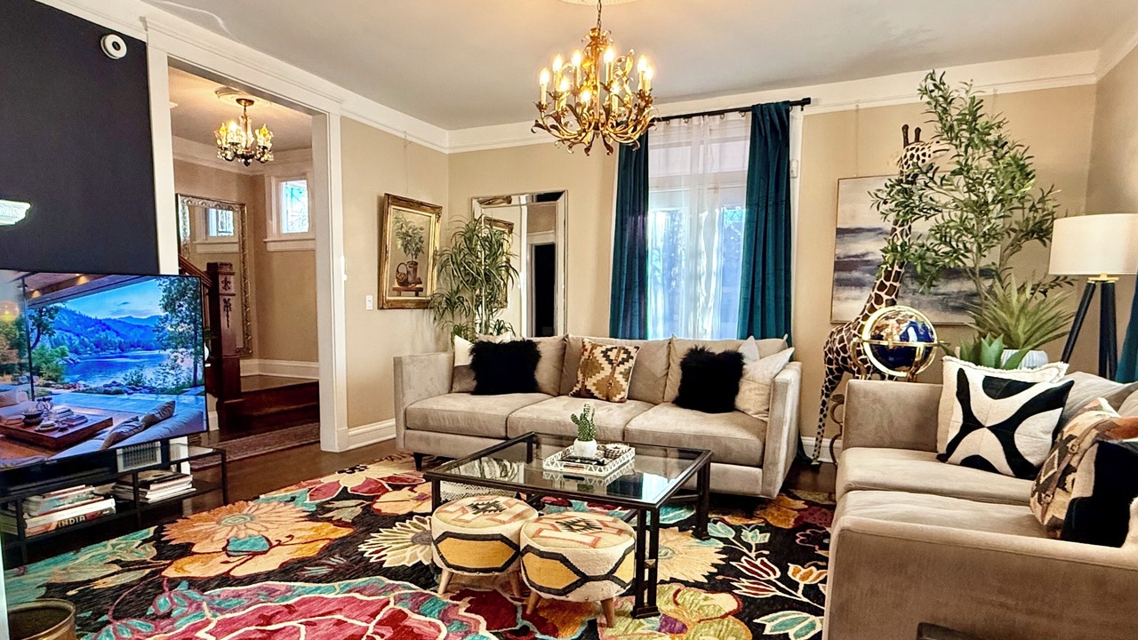 Photo of Livingroom in Historic Eastside