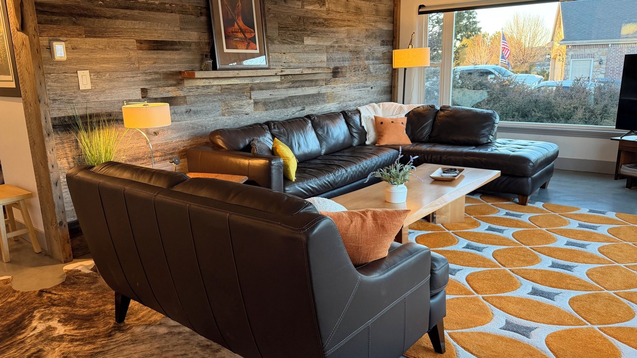 Photo of Livingroom in Monticello