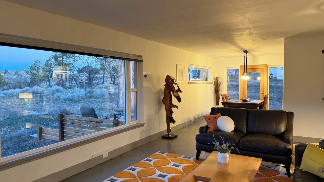 Photo of Livingroom in Monticello