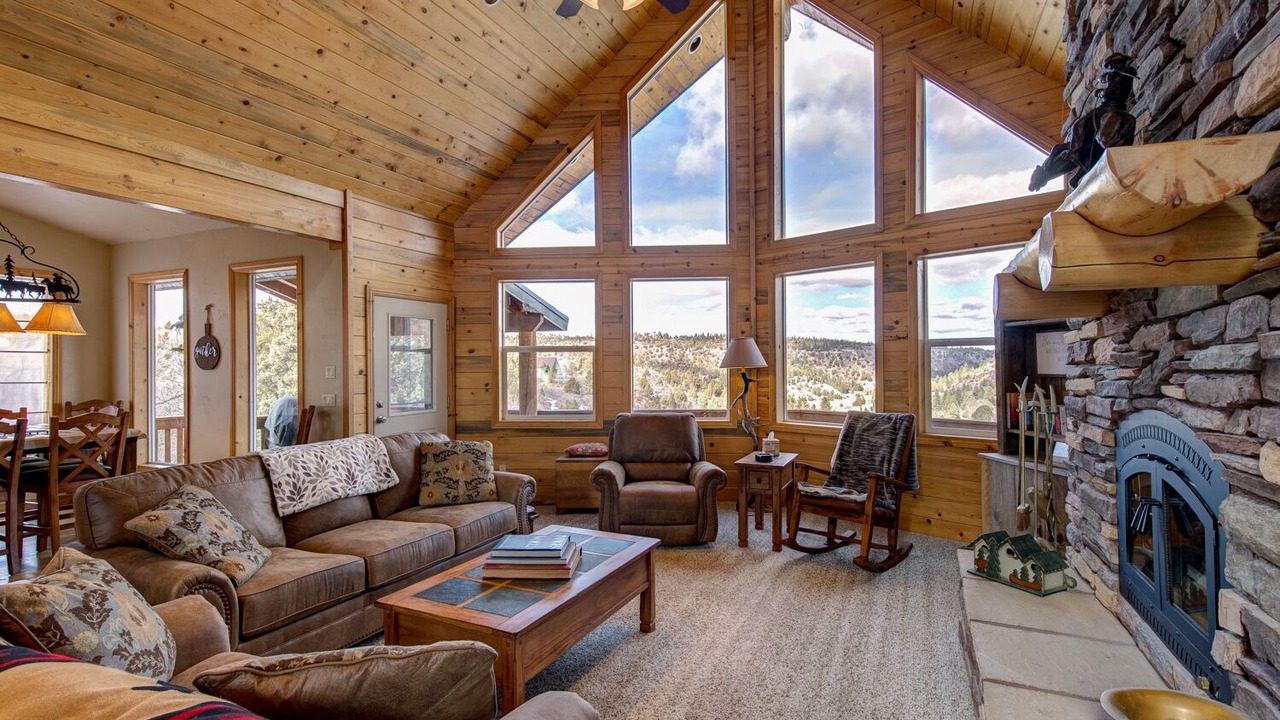 Photo of Livingroom in Mammoth Creek
